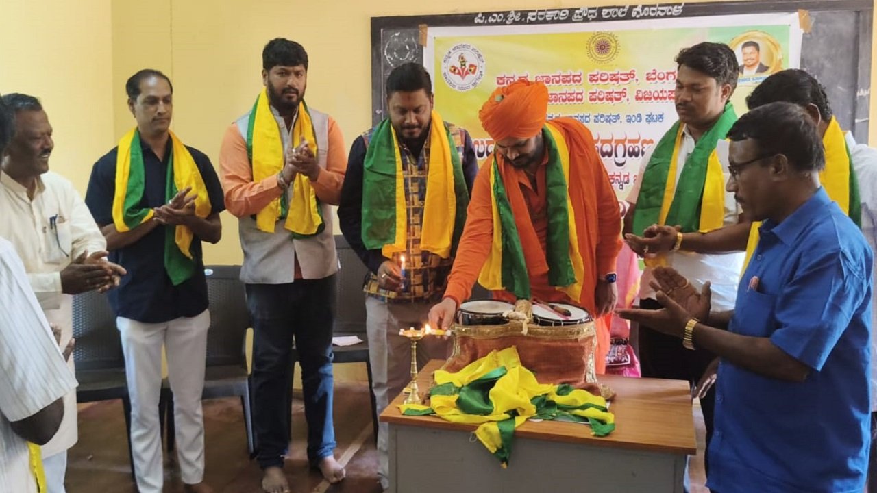 ಇಂಡಿ ತಾಲೂಕಿನ  ಪಿ.ಎಮ್.ಶ್ರೀ ಸರಕಾರಿ ಪ್ರೌಢಶಾಲೆ  ಗೊರನಾಳದಲ್ಲಿ ಹಮ್ಮಿಕೊಂಡ ಸಮಾರಂಭದಲ್ಲಿ ಮುರಗೇಂದ್ರ ಶಿವಾಚಾರ್ಯರರು ಉದ್ಘಾಟಿಸಿ ಮಾತನಾಡಿದರು.