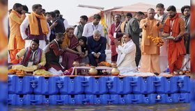 ಮಹಾಕುಂಭ ಮೇಳಕ್ಕೆ ಉಪರಾಷ್ಟ್ರಪತಿ ಭೇಟಿ