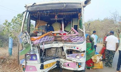 ಆಲಮಟ್ಟಿ ಡ್ಯಾಂ ಬಳಿ ಟೆಂಪೋ-ಟ್ರ್ಯಾಕ್ಟರ್ ಡಿಕ್ಕಿ; 10 ಜನರಿಗೆ ಗಂಭೀರ ಗಾಯ