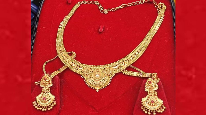 gold jewellery (2)