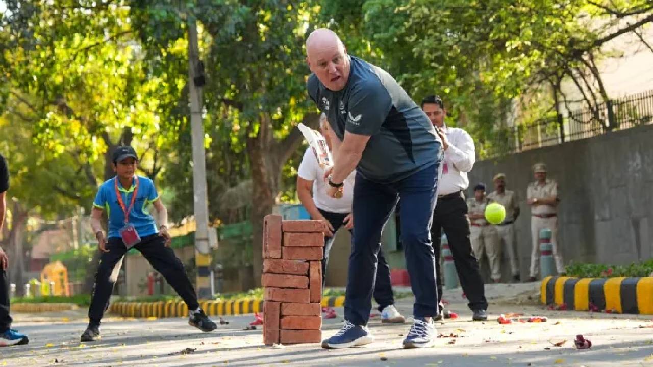 New Zealand PM: ಕಪಿಲ್‌ ದೇವ್‌ ಜತೆ ಗಲ್ಲಿ ಕ್ರಿಕೆಟ್‌ ಆಡಿದ ನ್ಯೂಜಿಲೆಂಡ್ ಪ್ರಧಾನಿ