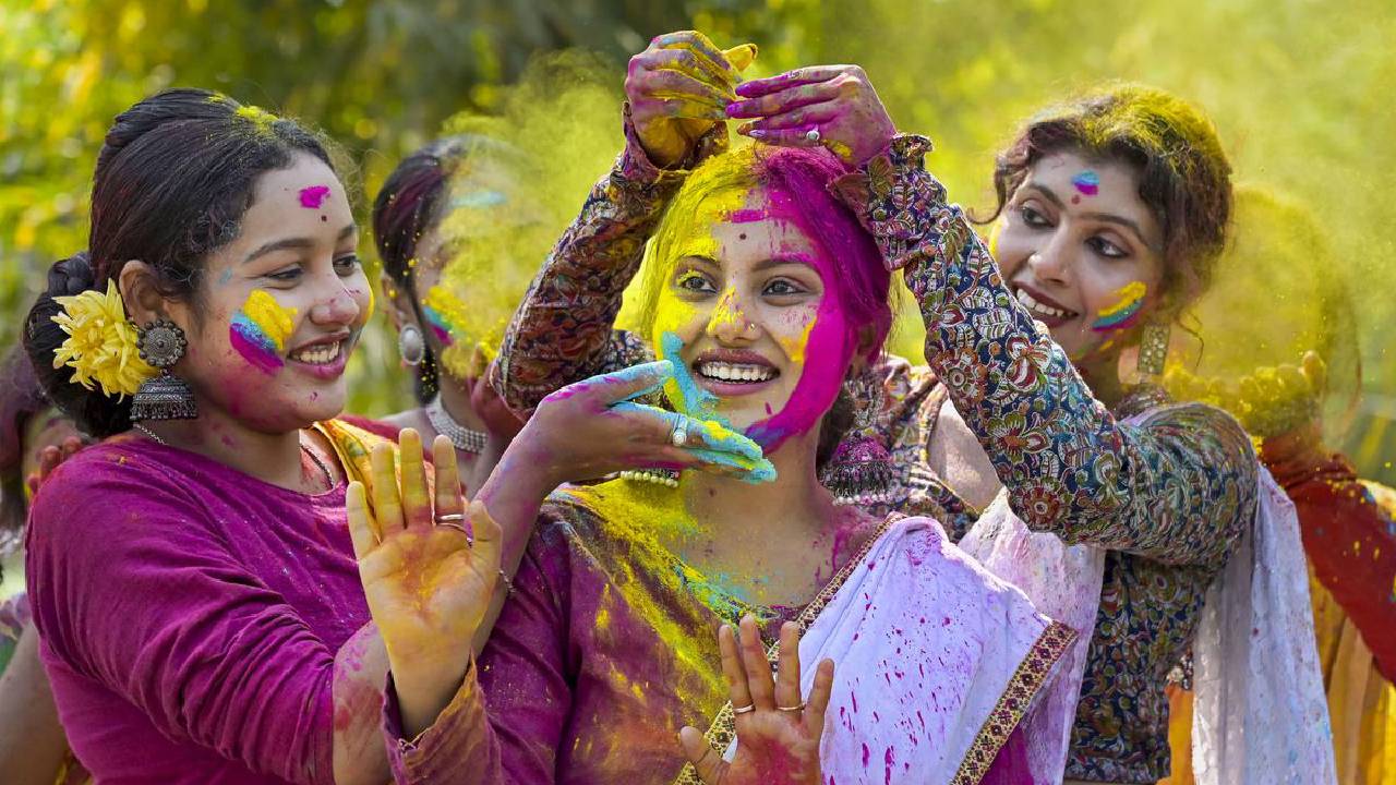 ಹೋಳಿ ವೇಳೆ ತ್ವಚೆ ಸಂರಕ್ಷಣೆಗೆ ಈ ಟಿಪ್ಸ್‌ ಫಾಲೋ ಮಾಡಿ