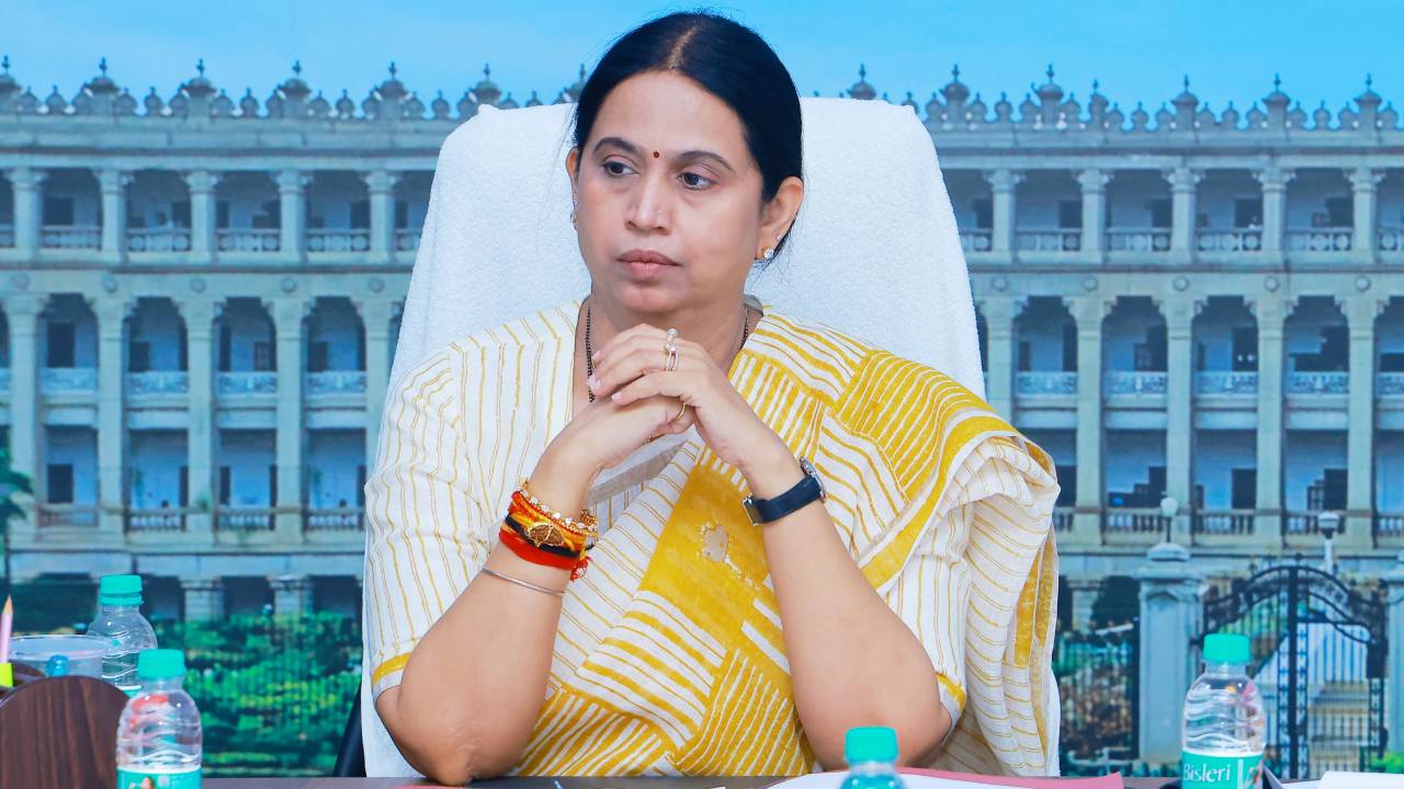 Lakshmi Hebbalkar: 2011ರ ನಂತರ ನಿವೃತ್ತಿಯಾದ ಅಂಗನವಾಡಿ ಕಾರ್ಯಕರ್ತೆಯರಿಗೆ ಗ್ರ್ಯಾಚ್ಯುಟಿ... ಸಿಎಂ ಜತೆ ಚರ್ಚೆ: ಲಕ್ಷ್ಮೀ ಹೆಬ್ಬಾಳಕರ್