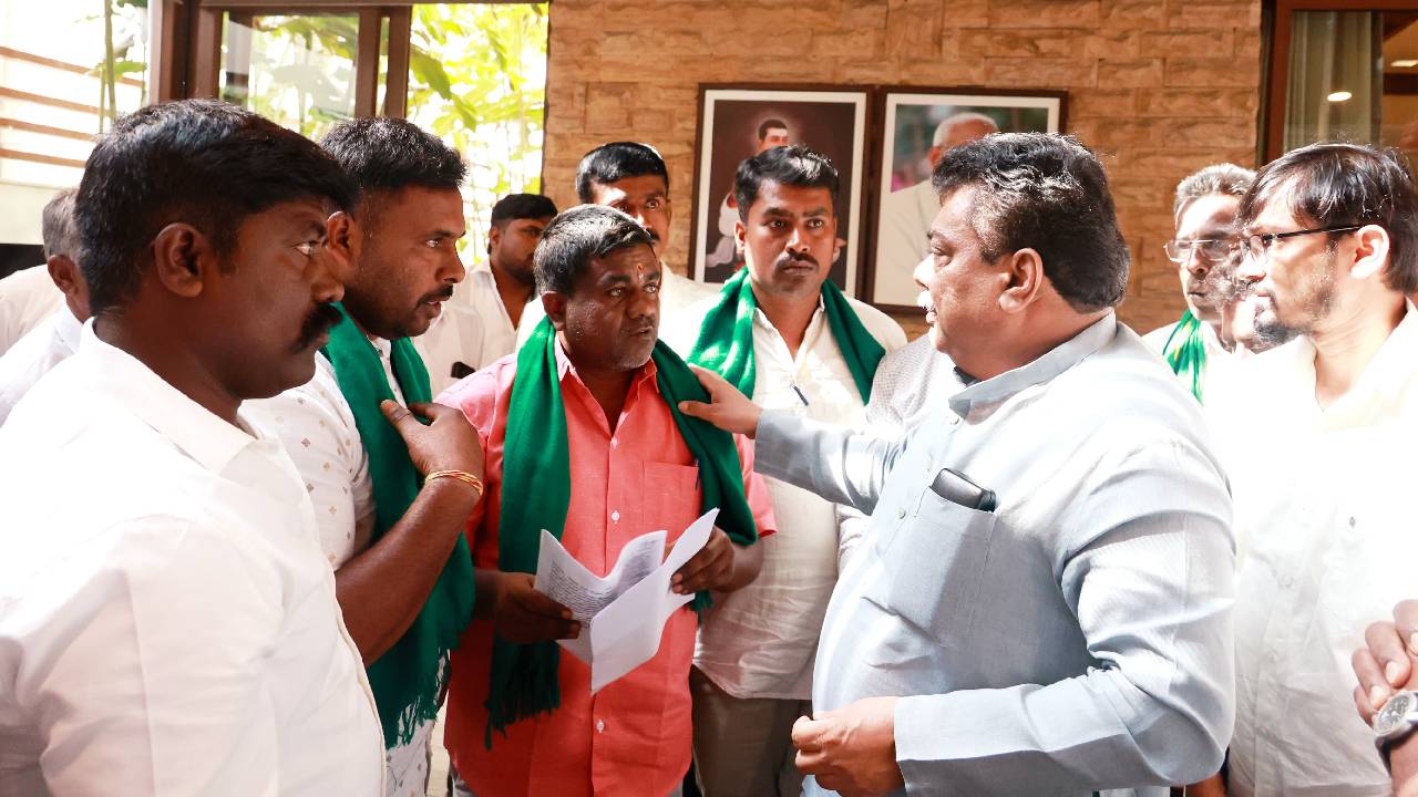 MB Patil: ಜಂಗಮಕೋಟೆ ರೈತರಿಂದ ಸಚಿವ ಎಂ.ಬಿ.ಪಾಟೀಲ್‌ಗೆ ಮನವಿ ಸಲ್ಲಿಕೆ: ಸೂಕ್ತ ಕ್ರಮದ ಭರವಸೆ