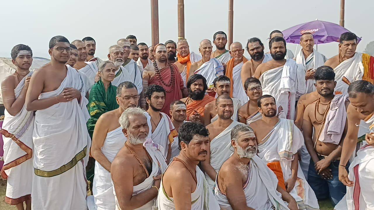 Maha Kumbh Mela: ಮಹಾ ಕುಂಭಮೇಳದಲ್ಲಿ ಮೌನಿ ಅಮಾವಾಸ್ಯೆಯಂದು ಪವಿತ್ರ ಸ್ನಾನ ಮಾಡಿದ ಶೃಂಗೇರಿ ಜಗದ್ಗುರು