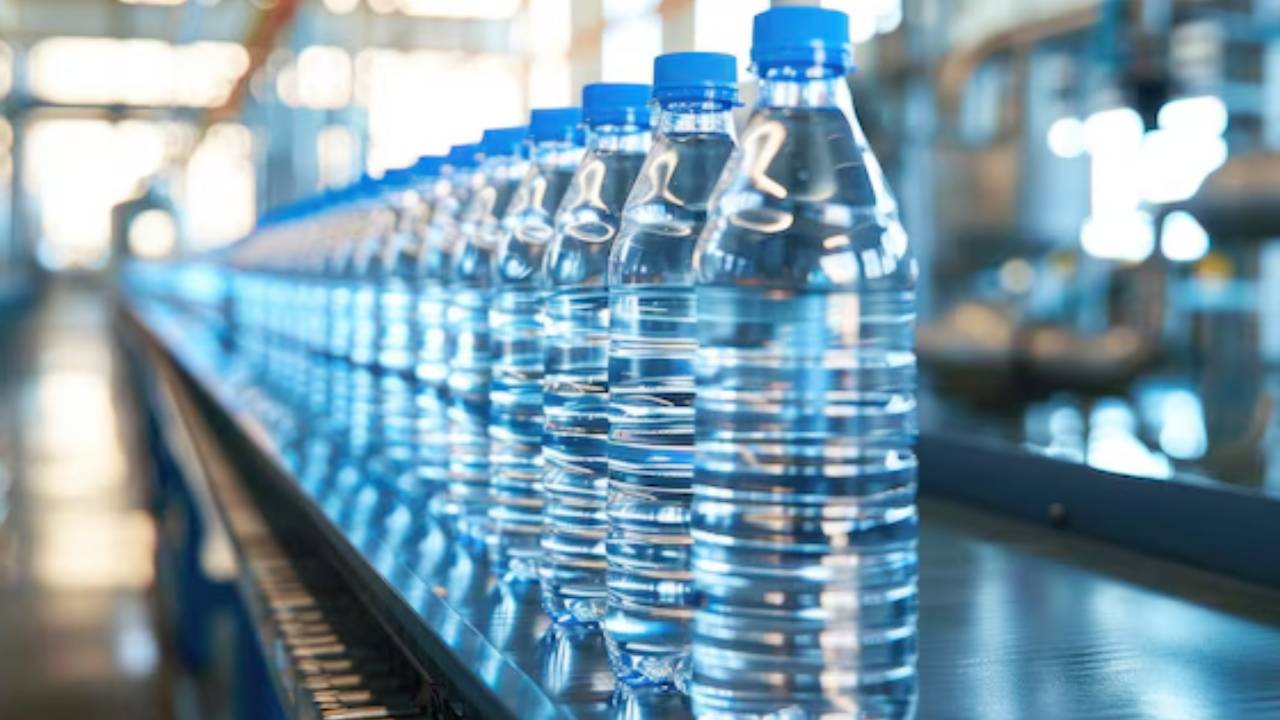 Plastic Water Bottles: ಖಾಲಿ ಪ್ಲಾಸ್ಟಿಕ್‌ ಬಾಟಲಿಗೆ ಕನಿಷ್ಠ ಬೆಲೆ ನೀಡಿ ಮರು ಖರೀದಿಗೆ ಸರ್ಕಾರ ನಿಯಮ