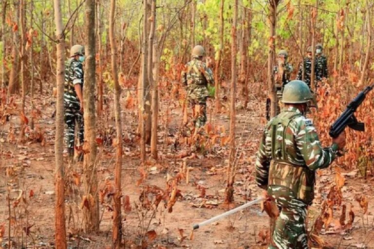 Maoists Killed: ಛತ್ತೀಸ್‌ಗಢದಲ್ಲಿ ಭದ್ರತಾ ಪಡೆಯ ಭರ್ಜರಿ ಬೇಟೆ; ಮೂವರು ಮಾವೋವಾದಿಗಳ ಹತ್ಯೆ